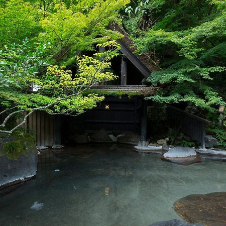 Hotel Kurokawa Onsen Oku No Yu Minamioguni Esterno foto