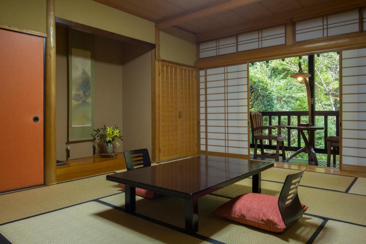 Hotel Kurokawa Onsen Oku No Yu Minamioguni Esterno foto