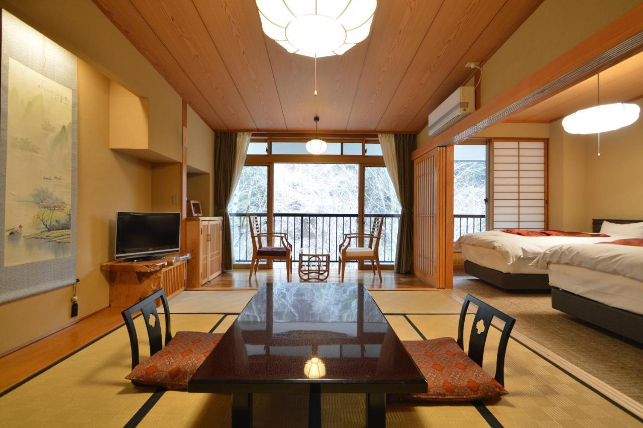 Hotel Kurokawa Onsen Oku No Yu Minamioguni Esterno foto