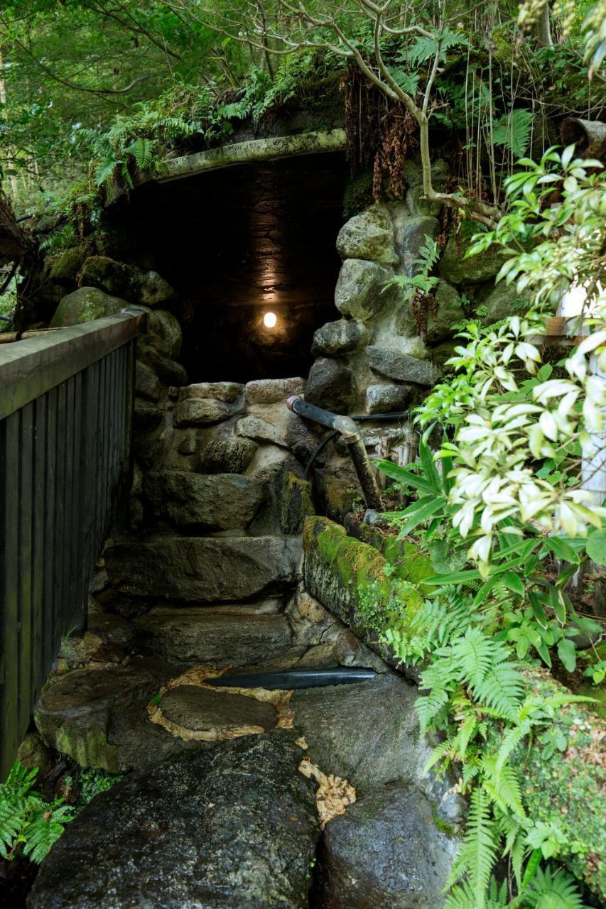 Hotel Kurokawa Onsen Oku No Yu Minamioguni Esterno foto