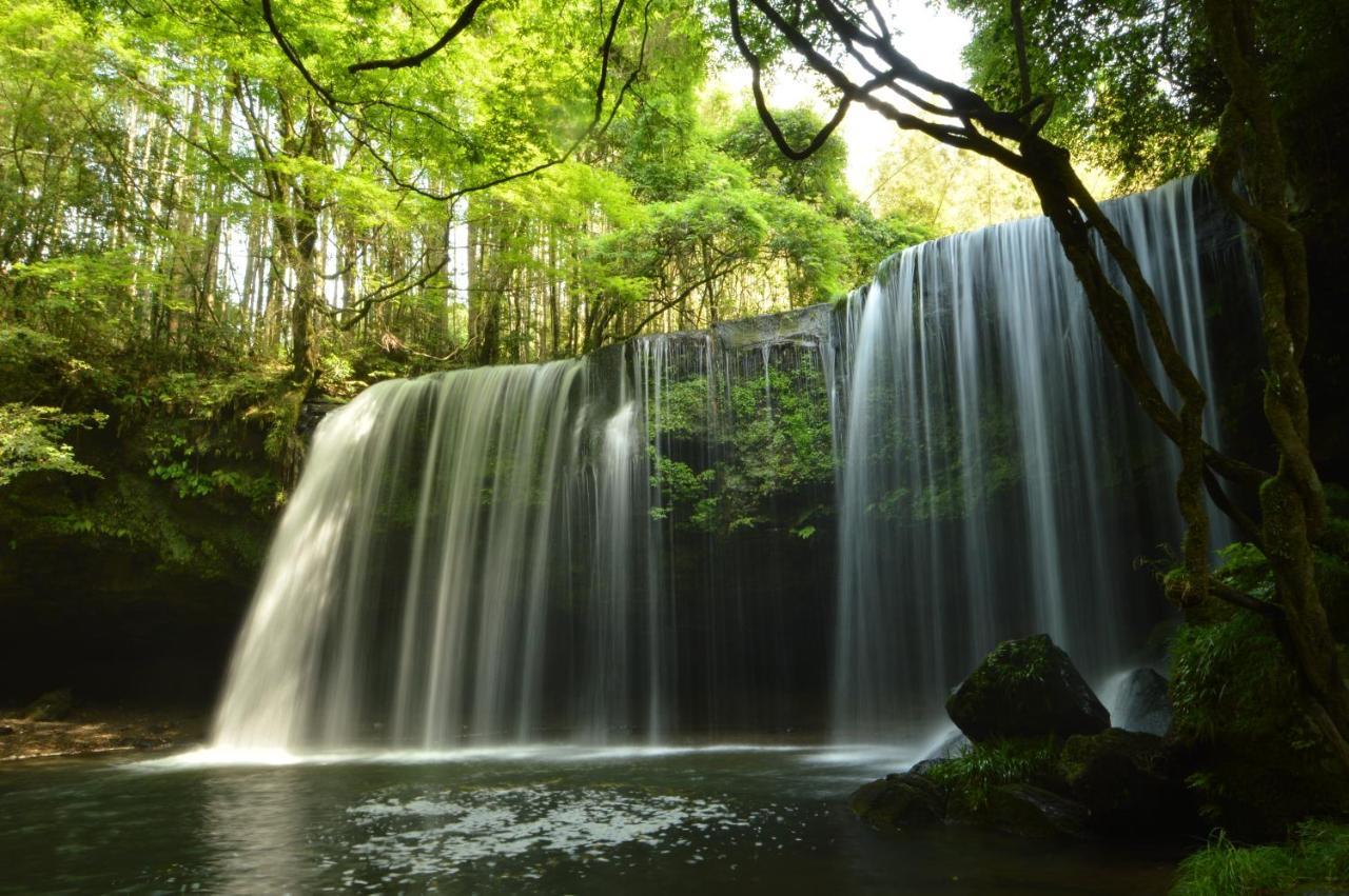 Hotel Kurokawa Onsen Oku No Yu Minamioguni Esterno foto