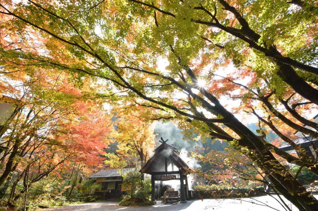 Hotel Kurokawa Onsen Oku No Yu Minamioguni Esterno foto