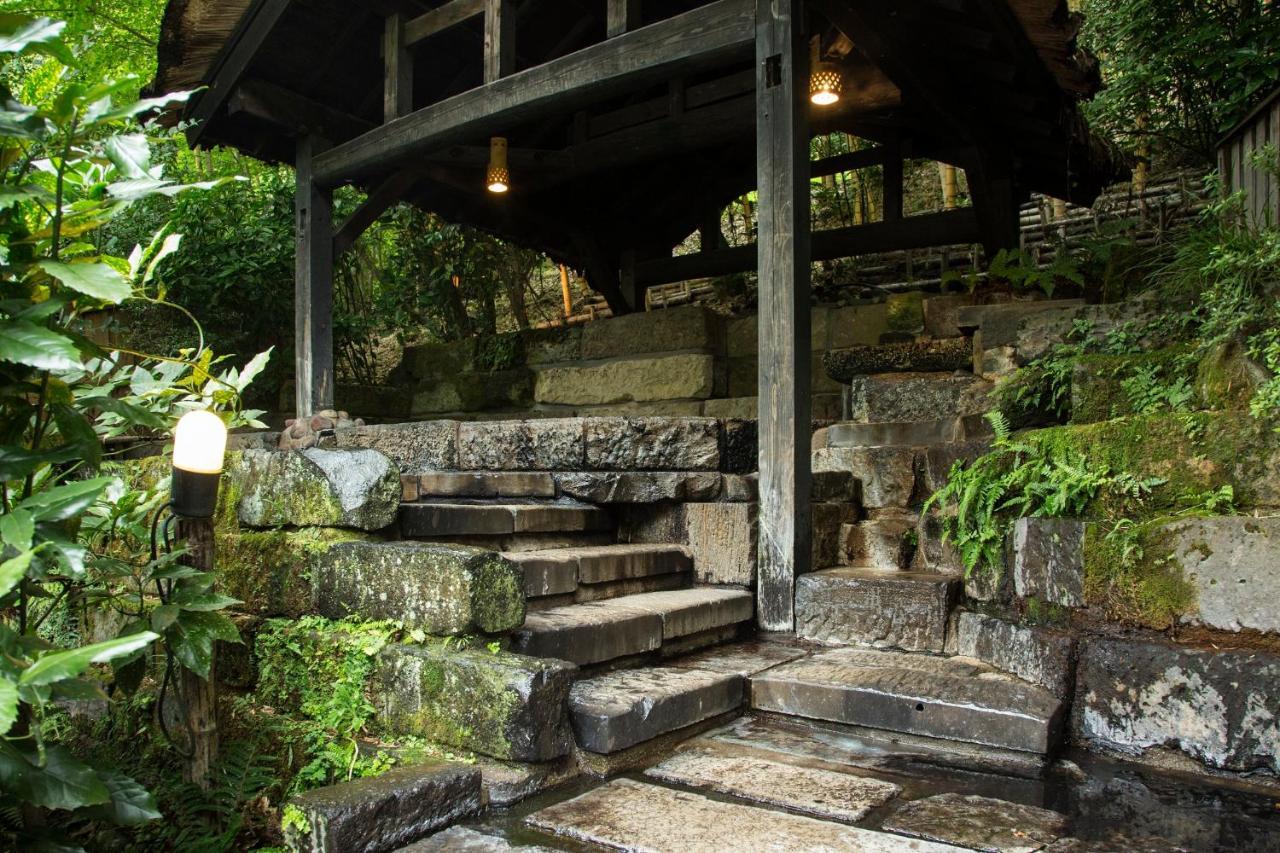 Hotel Kurokawa Onsen Oku No Yu Minamioguni Esterno foto